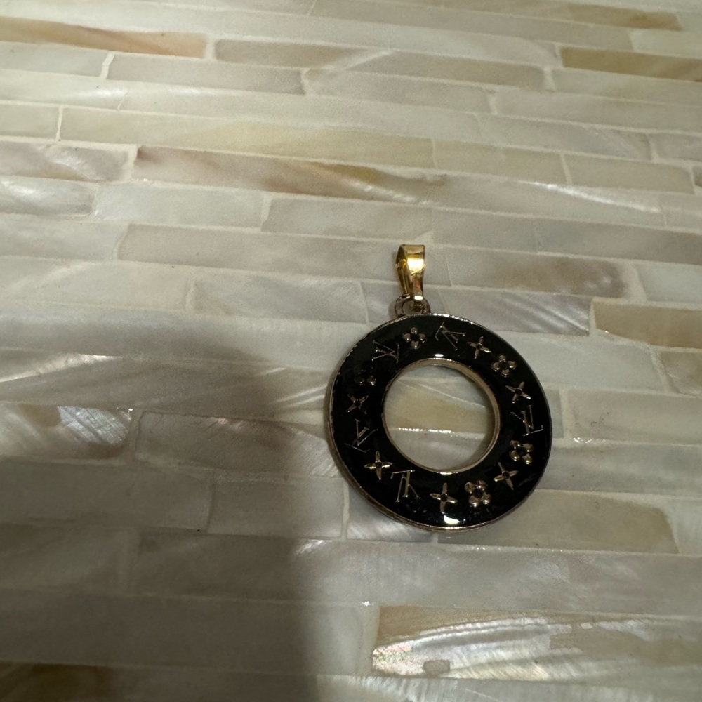 Louis Vuitton Necklace pendant